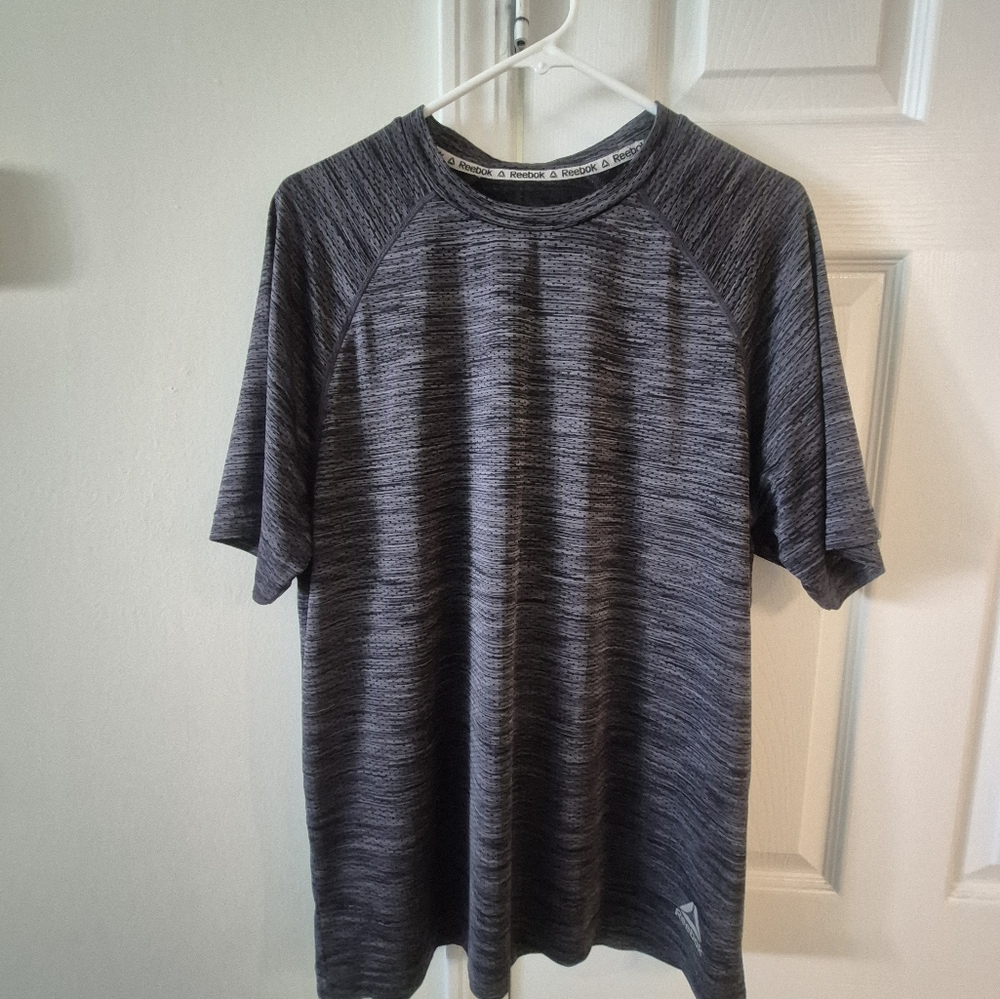 Men's Large Black Reebok Athletic Top